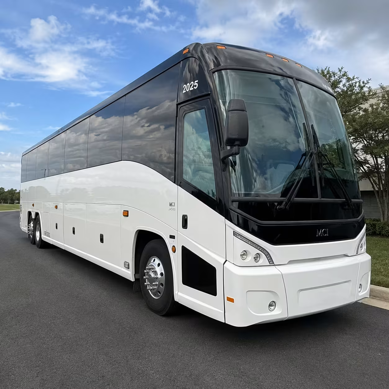 pompano beach charter bus rentals to fll and mia airports